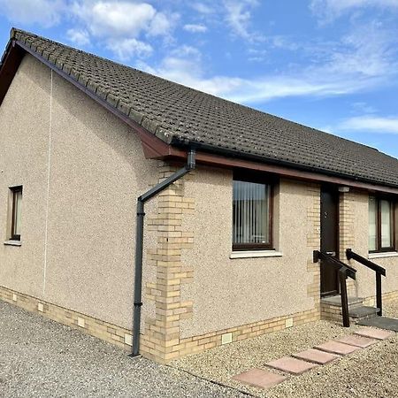 Cosy At Camden, Entire Bungalow Evanton Εξωτερικό φωτογραφία