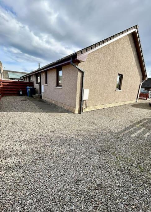 Cosy At Camden, Entire Bungalow Evanton Εξωτερικό φωτογραφία